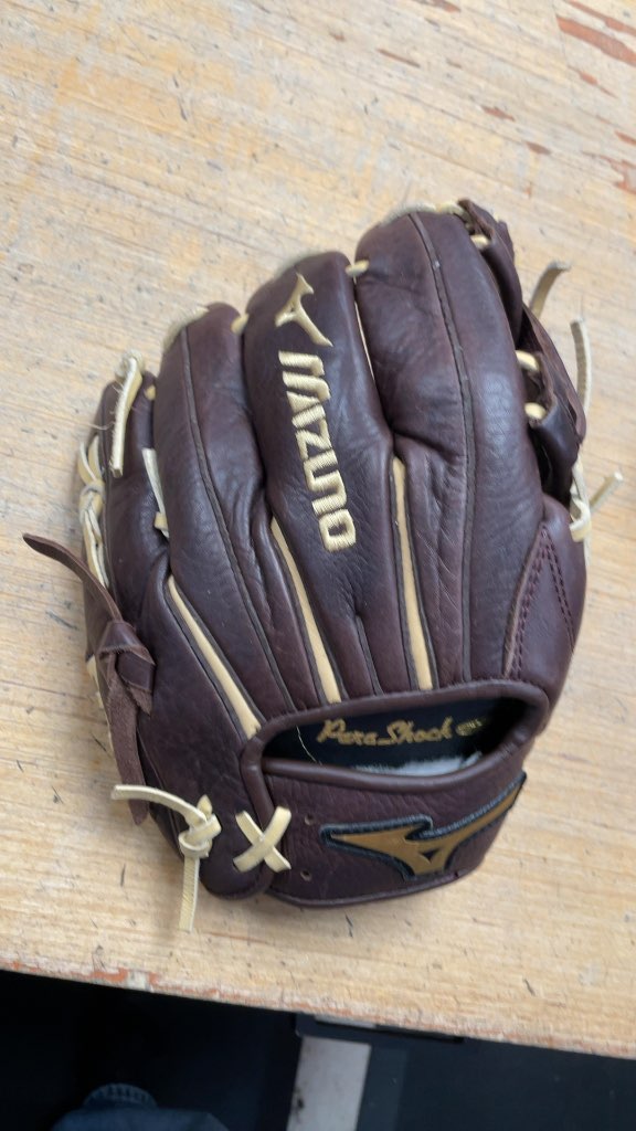 Mizuno 11.5" Professional Model Baseball Glove - Brown