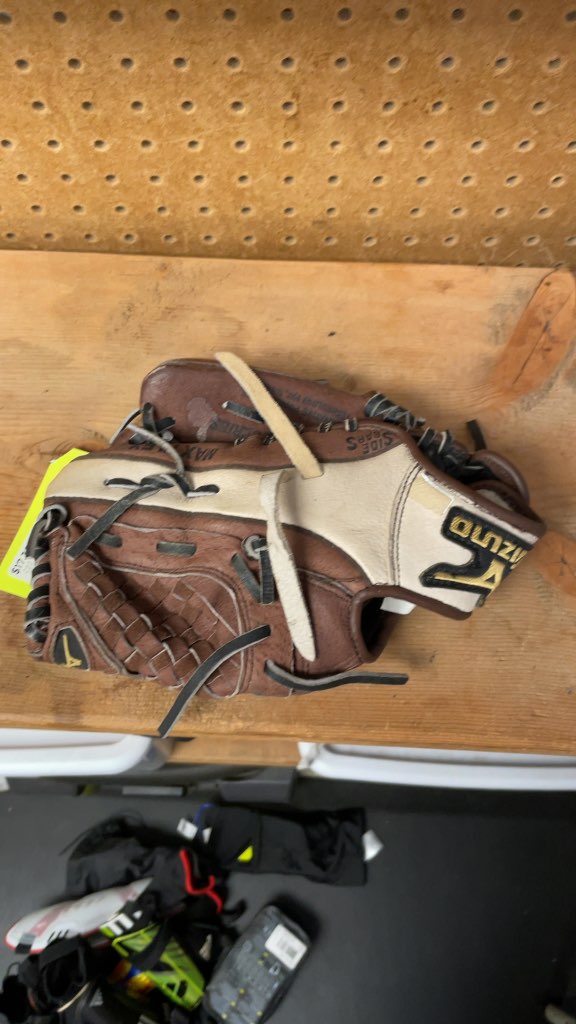Mizuno Max Flex 10" Baseball Glove - LH