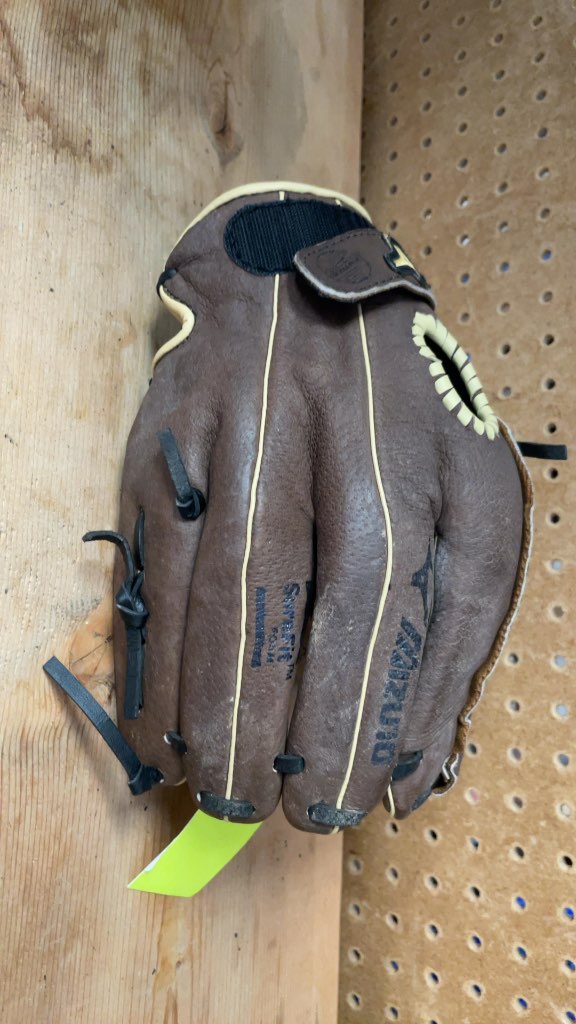 Mizuno PowerClose 11.5" Baseball Glove - RH