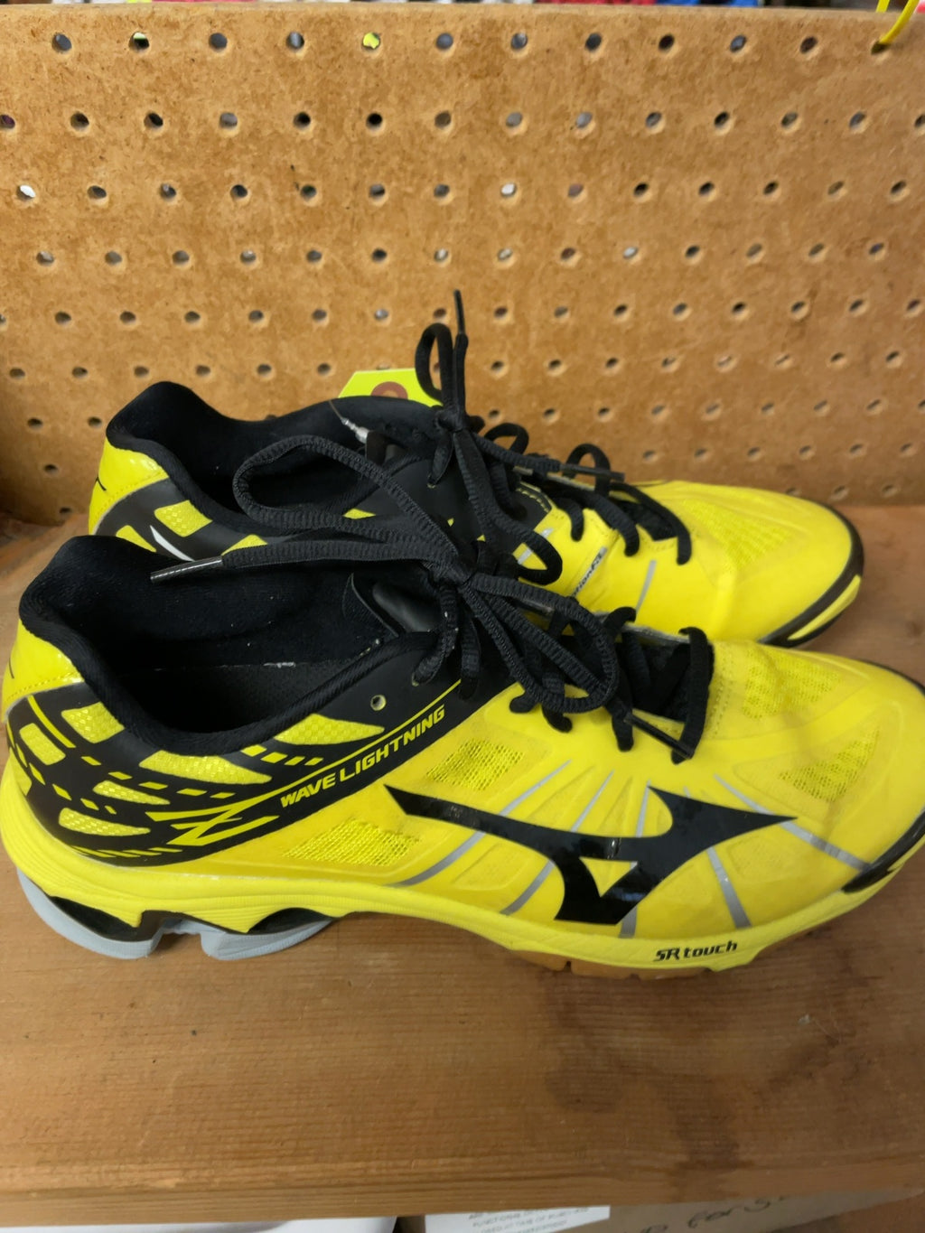 Mizuno Wave Lightning Women's Court Shoes - Size 10
