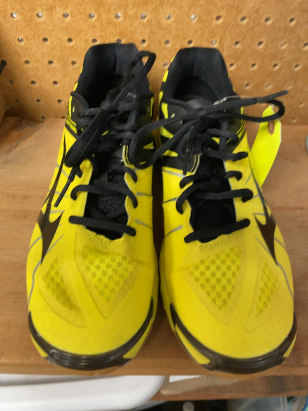 Mizuno Wave Lightning Women's Court Shoes - Size 10