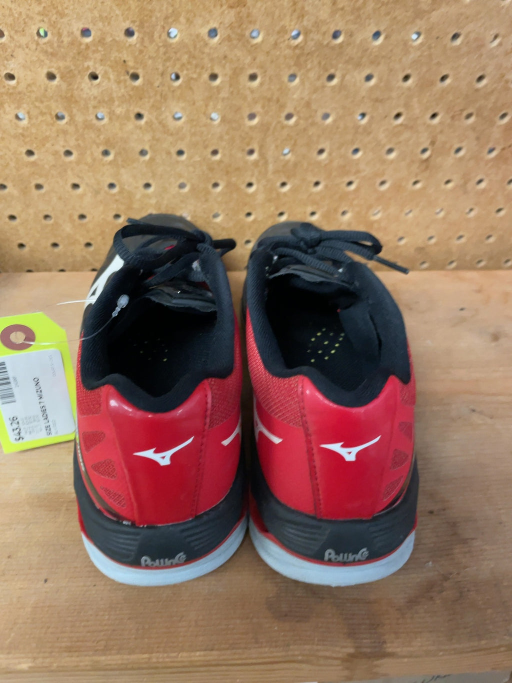 Mizuno Wave Lightning Z2 Women's Court Shoes - Size 7