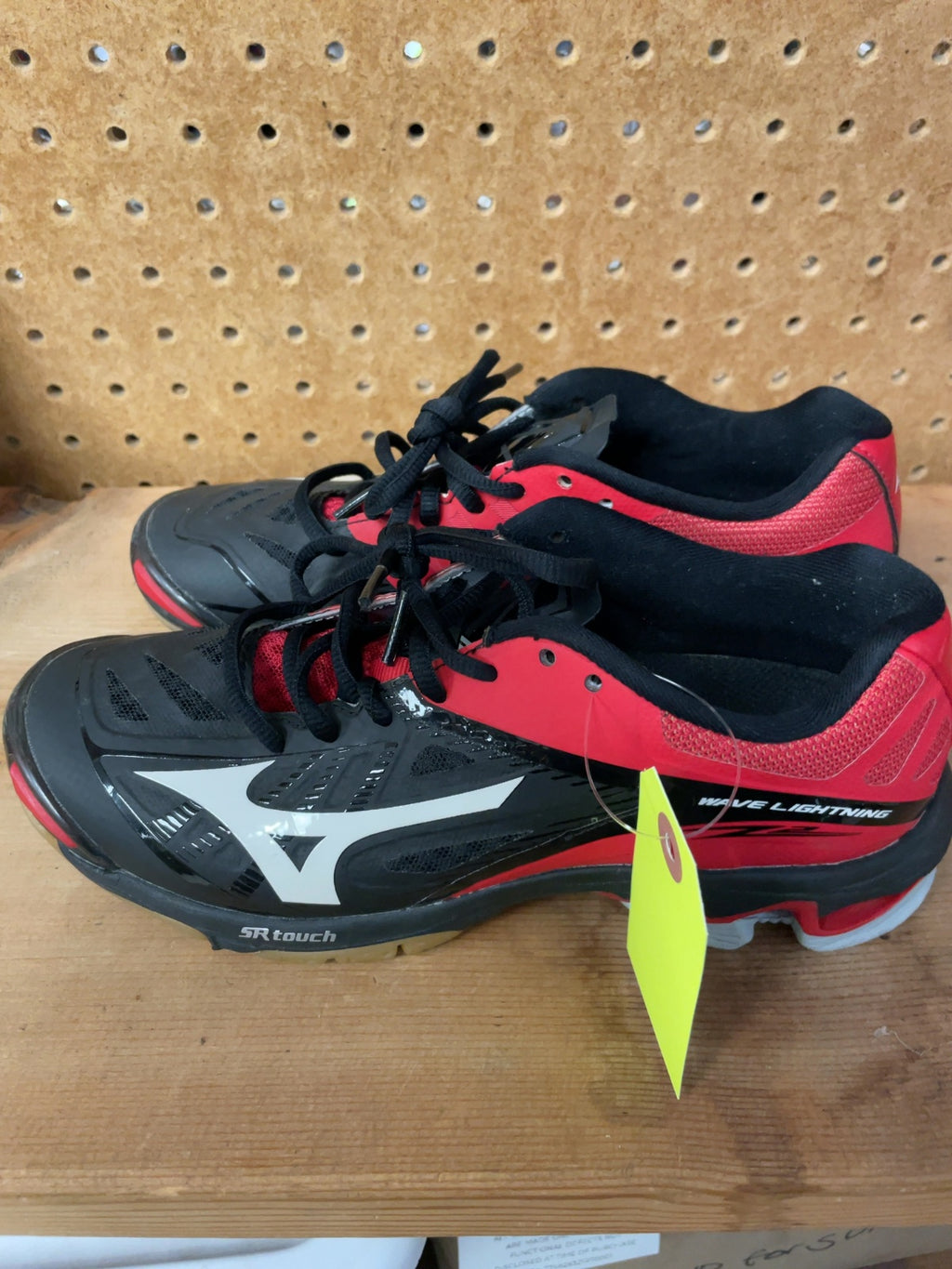 Mizuno Wave Lightning Z2 Women's Court Shoes - Size 7