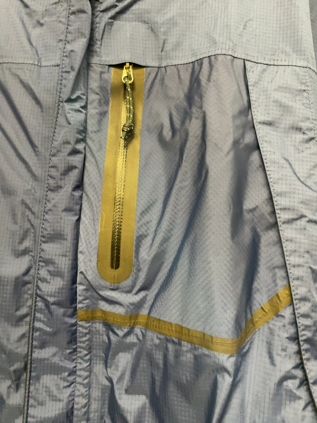 Mountain Hardwear Rain Jacket Size L Blue
