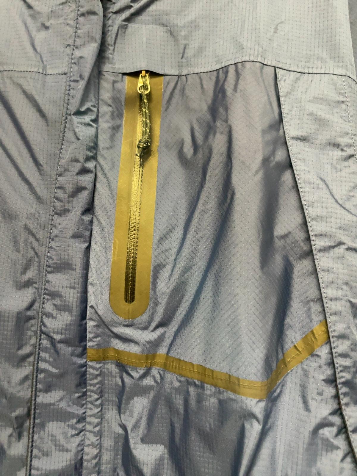 Mountain Hardwear Rain Jacket Size L Blue