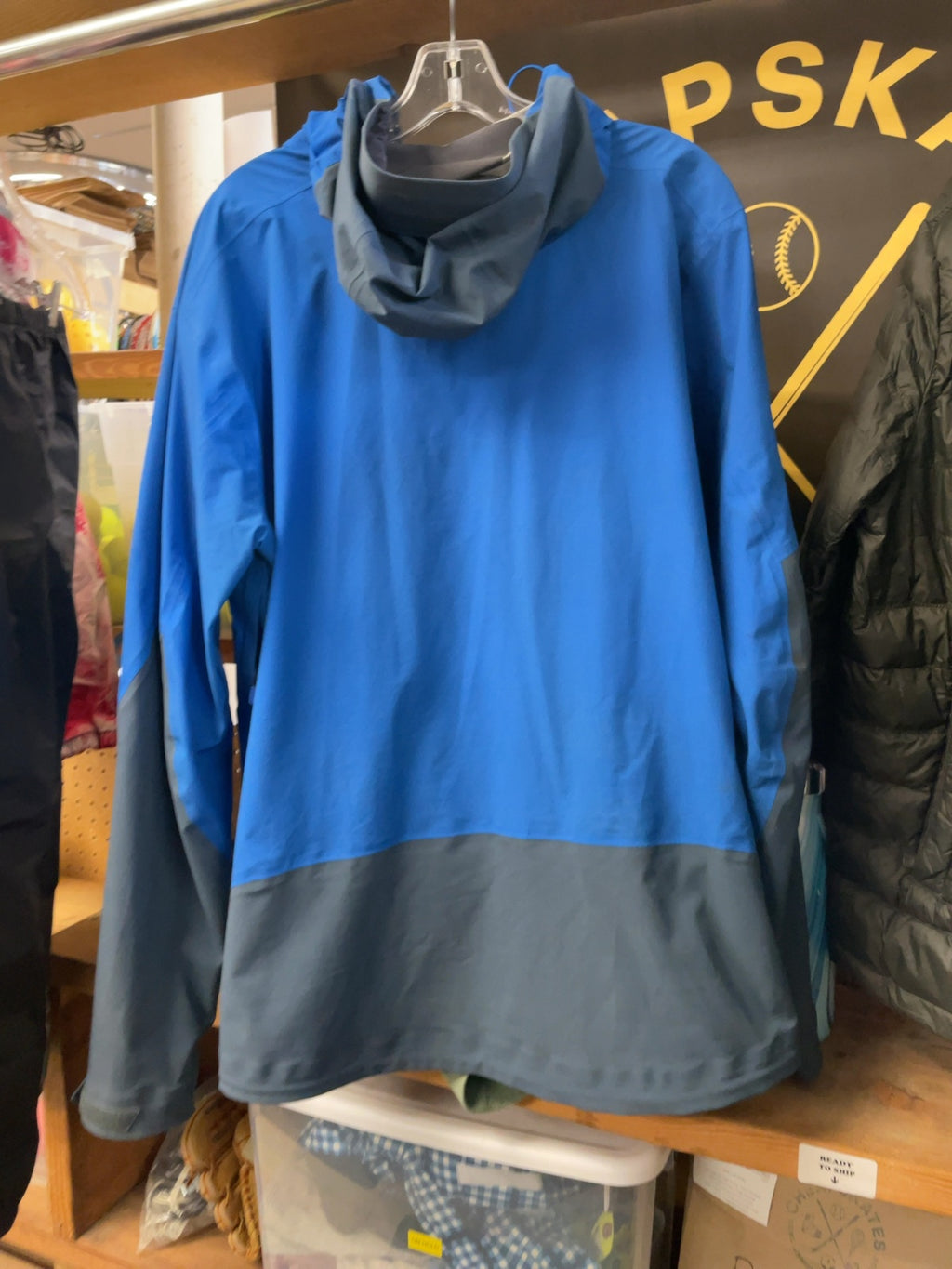 Mountain Hardwear Rain Jacket Size Medium Blue