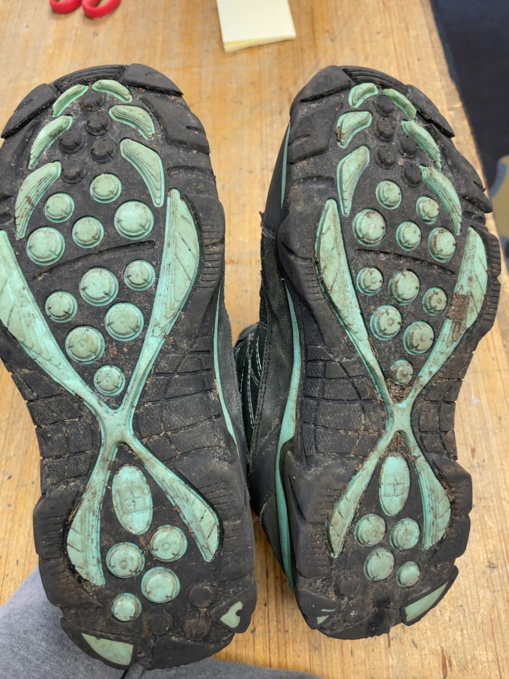 Mountain Warehouse IsoDry Size 6 US Grey Hiking Boots