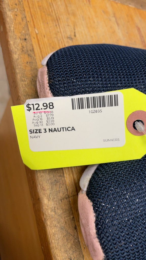 Nautica Navy Runners Size 3