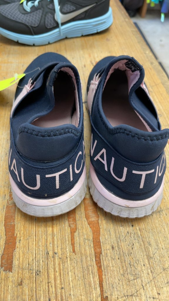 Nautica Navy Runners Size 3