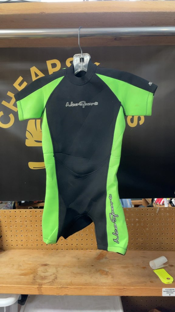 NeoSport Junior 8 2mm Shorty Wetsuit - Black/Green