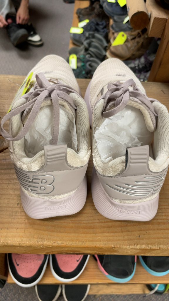 New Balance Beaya Women's Running Shoes - White - Size 6.5