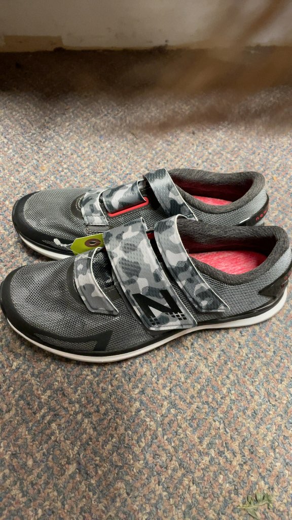 New Balance Cycling Shoes - Size 7.5 - Grey