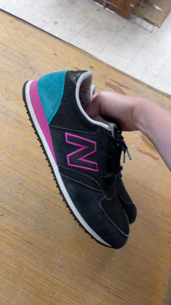 New Balance Sneakers Size 9.5 Black/Pink