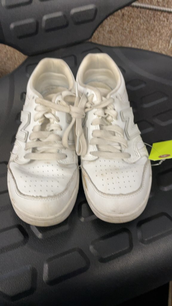 New Balance White Runners Size 5.5