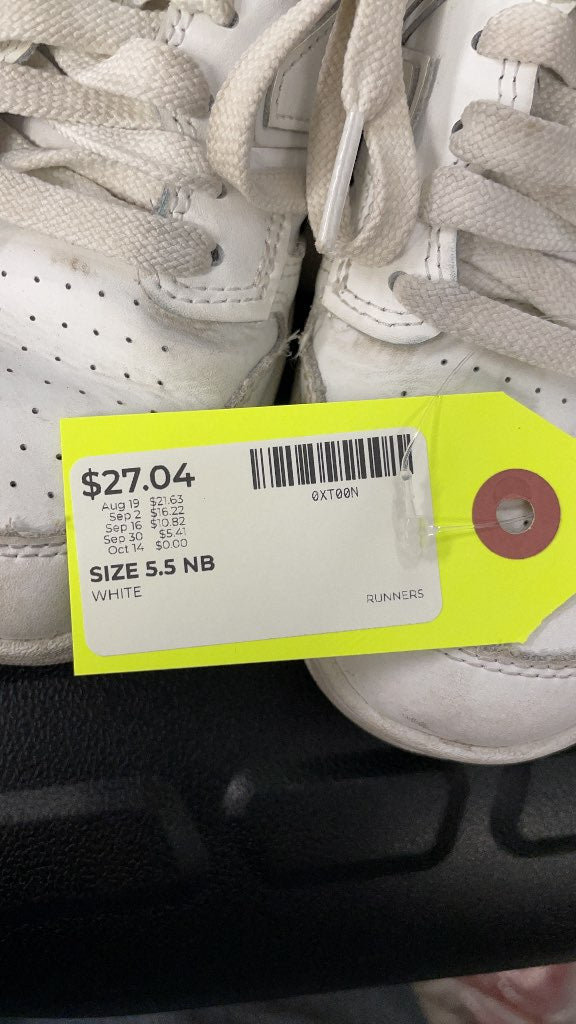New Balance White Runners Size 5.5