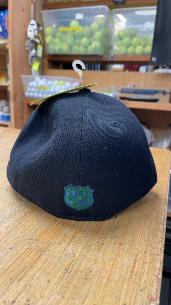 New Era Vancouver Canucks 59FIFTY Retro Crown Hat - Navy - Size 6 7/8