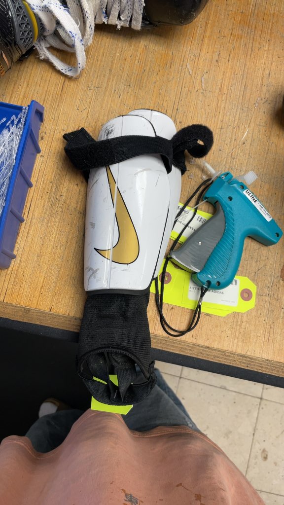 Nike Adult Soccer Shin Pads - White/Gold