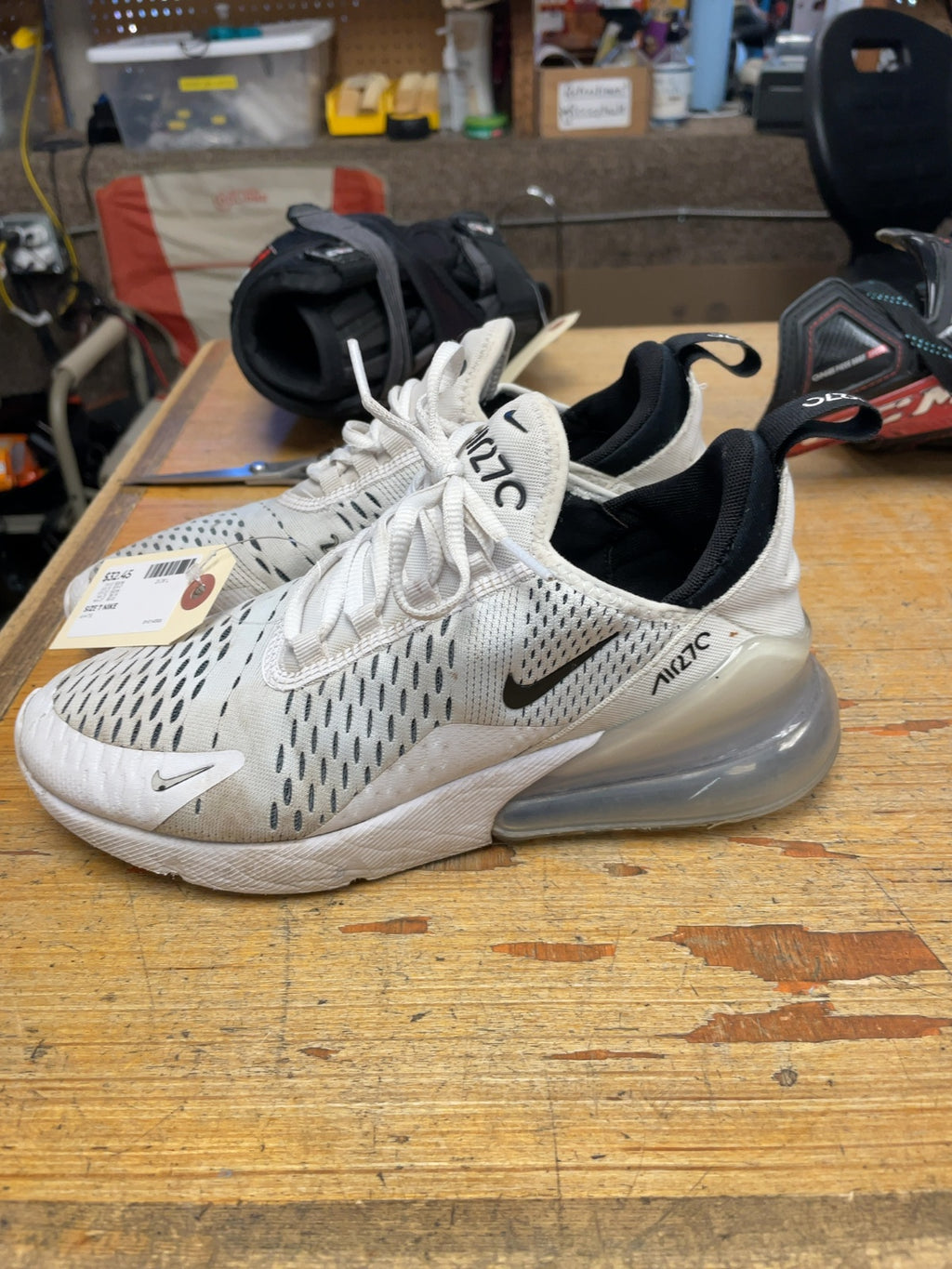 Nike Air 270 Size 7 White Sneakers