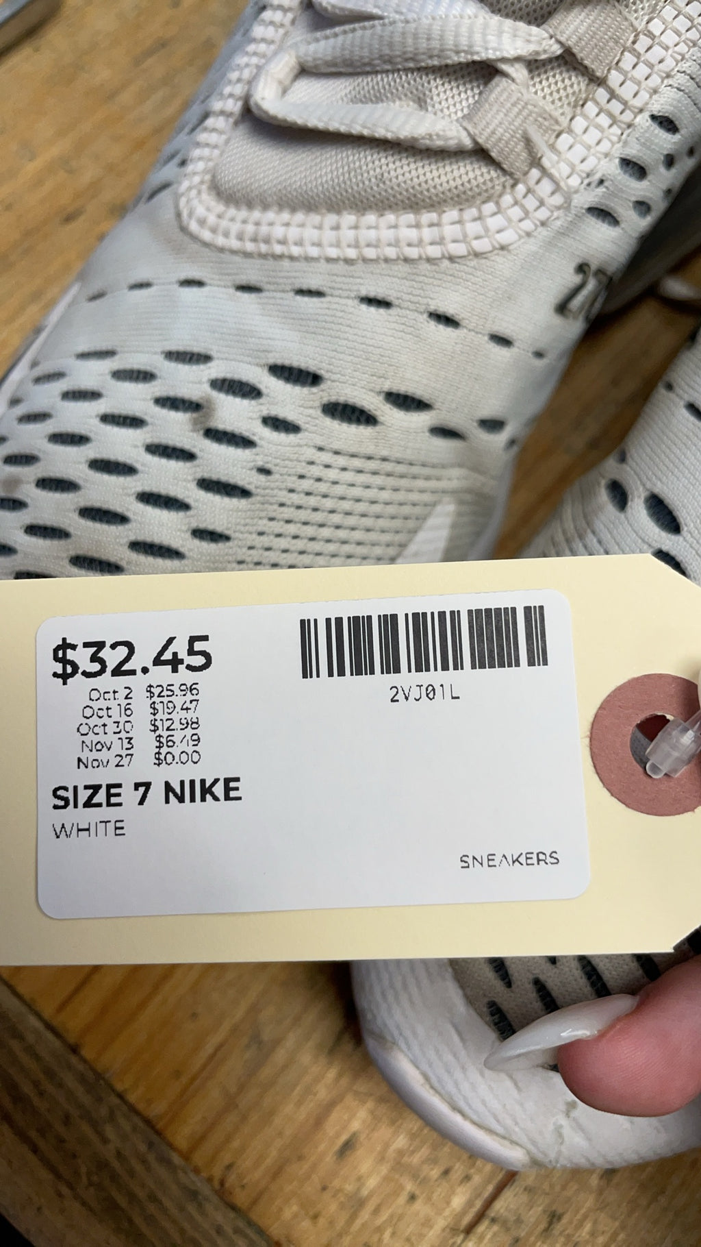 Nike Air 270 Size 7 White Sneakers