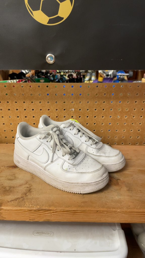 Nike Air Force 1 Low White - Size 7