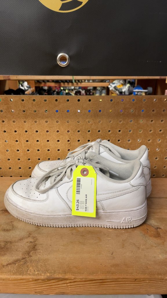 Nike Air Force 1 Low White - Size 7