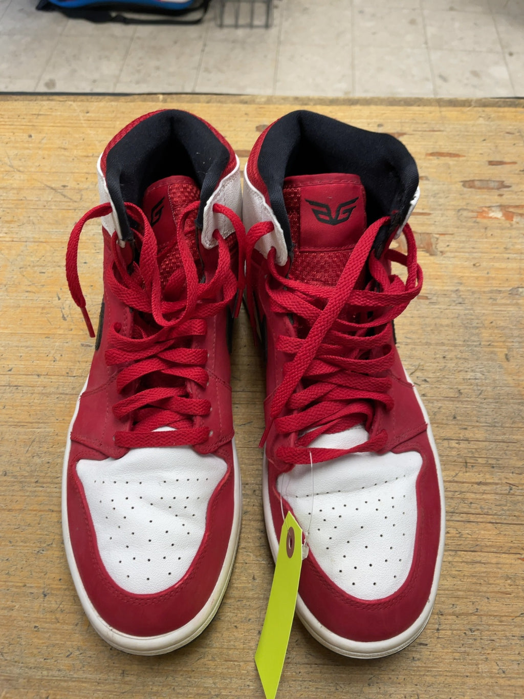 Nike Air Jordan 1 Mid 9.5 White/Red Sneakers