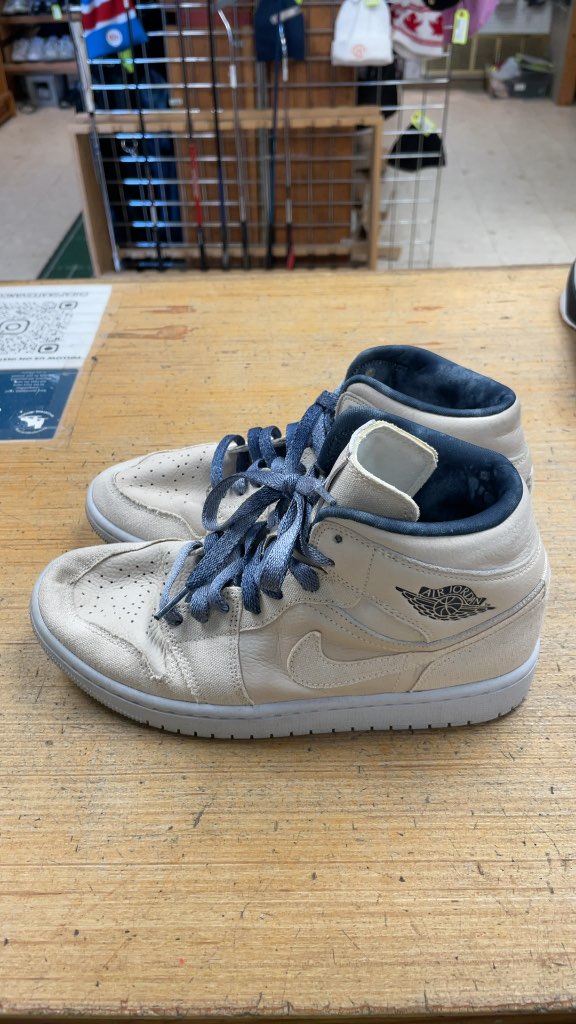Nike Air Jordan 1 Mid Beige/Navy Sneakers