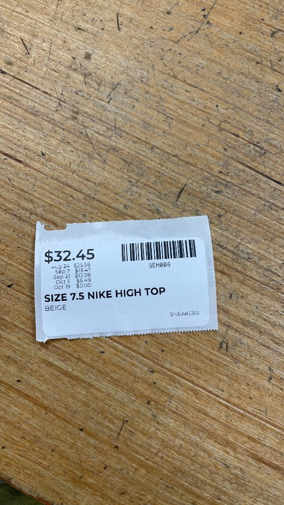 Nike Air Jordan 1 Mid Beige/Navy Sneakers