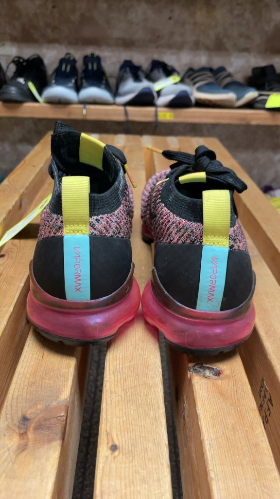 Nike Air Vapormax Flyknit 3 Pink Sneakers Size 8.5