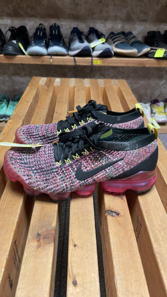 Nike Air Vapormax Flyknit 3 Pink Sneakers Size 8.5