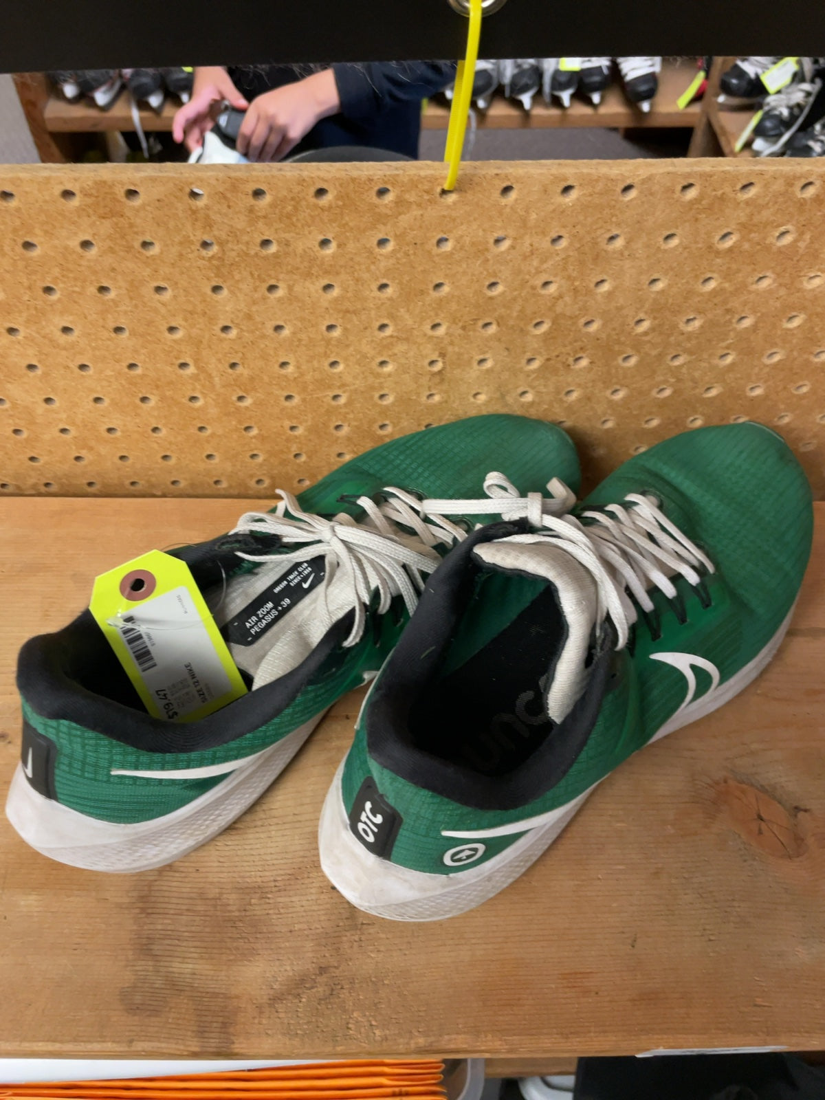 Nike Air Zoom Pegasus 39 Size 12 Green Running Shoes