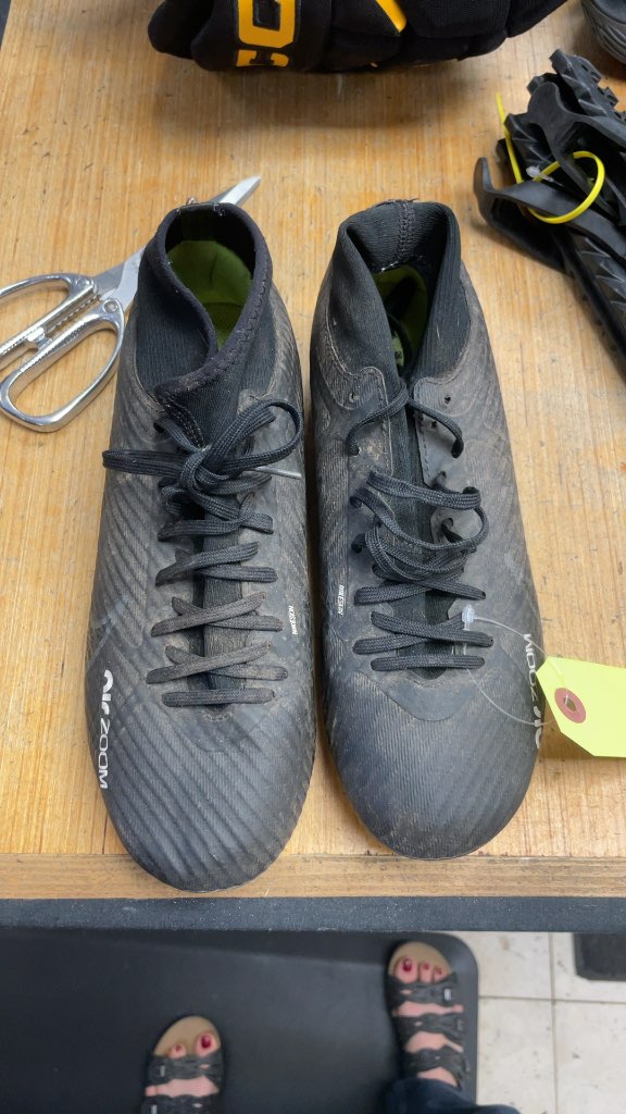 Nike Air Zoom Soccer Cleats - Size 7