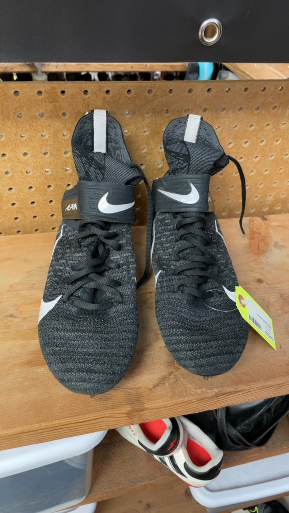 Nike Alpha Football Cleats - Size 9