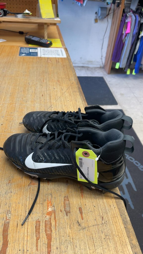 Nike Alpha Football Cleats - Size 9