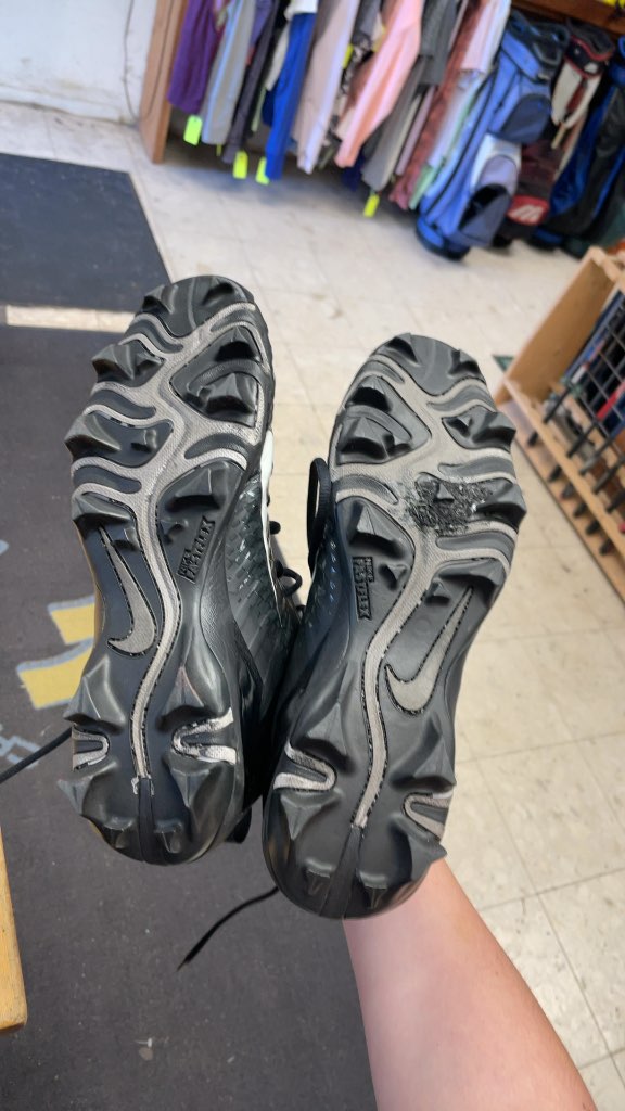 Nike Alpha Football Cleats - Size 9