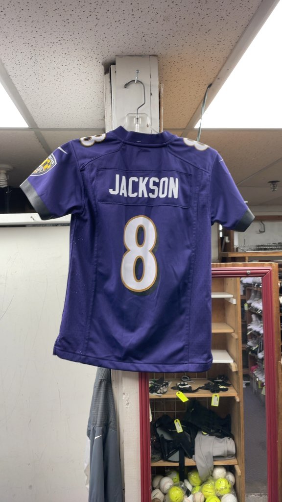 Nike Baltimore Ravens Lamar Jackson #8 Jersey - Youth Small