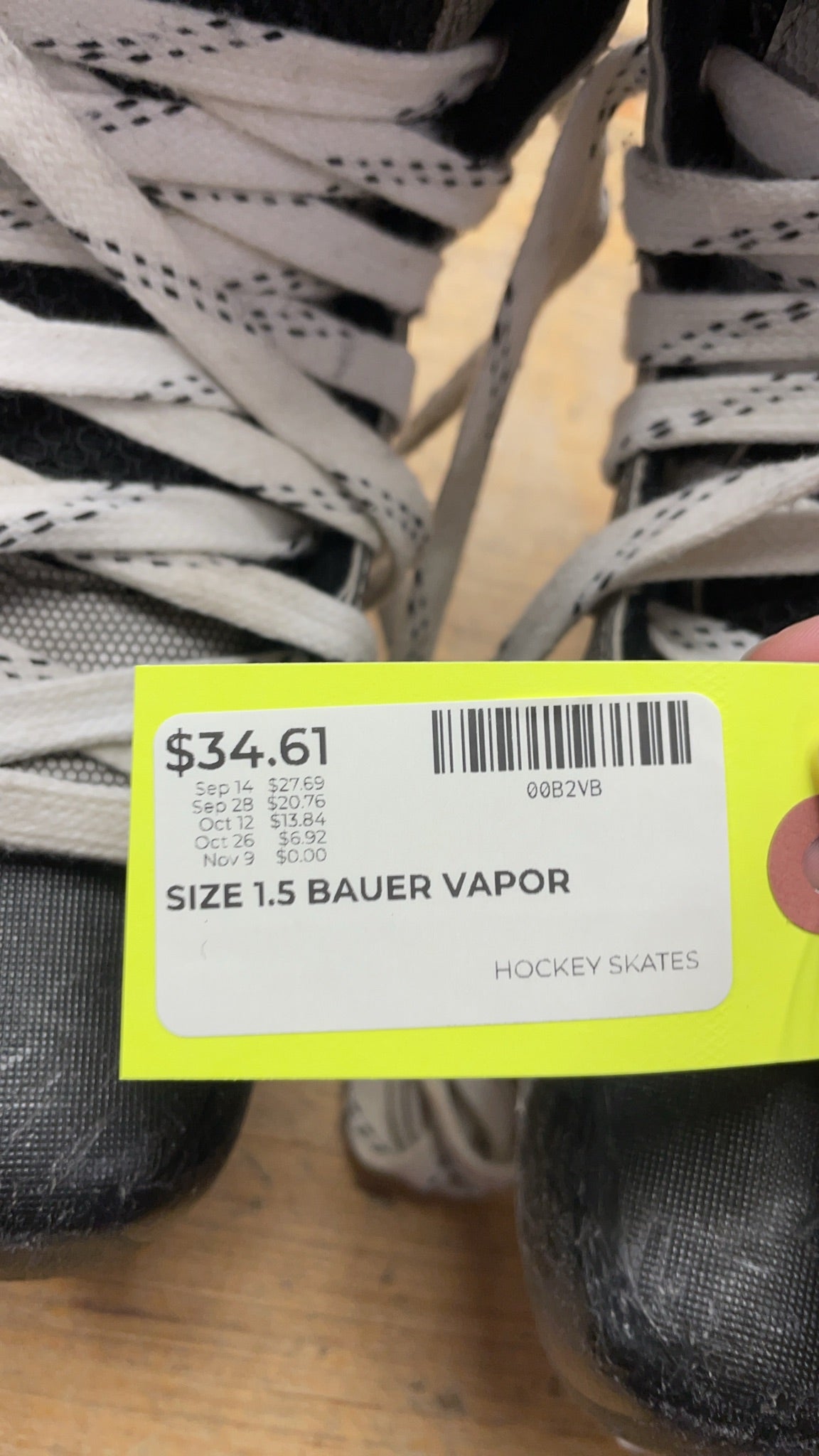 Nike Bauer Vapor XVI Size 1.5 Hockey Skates