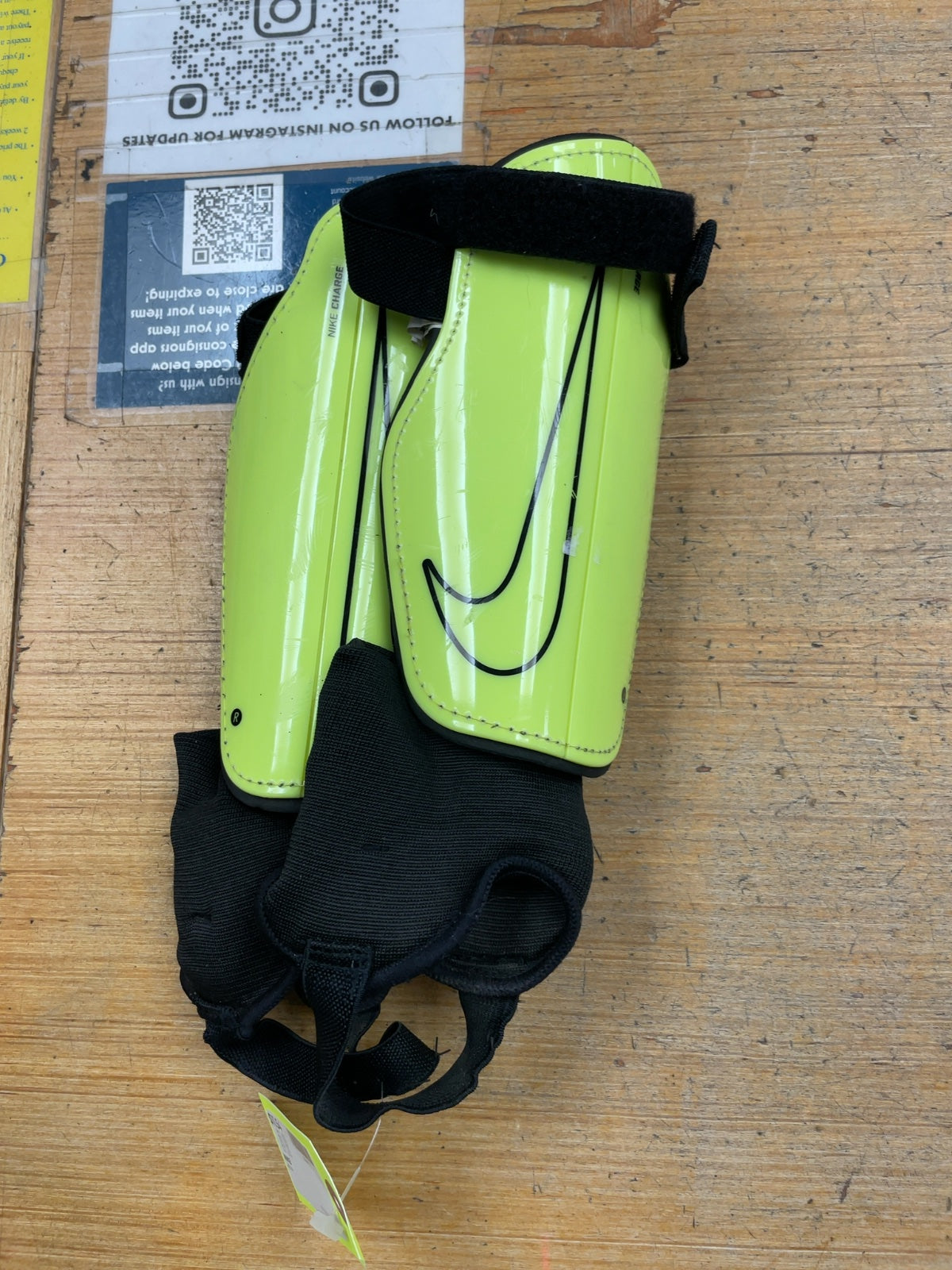 Nike Charge Soccer Shin Guards - Neon