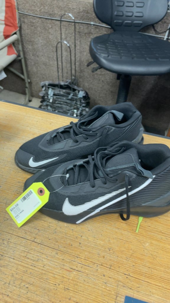 Nike Court Shoes - Black - Size 7