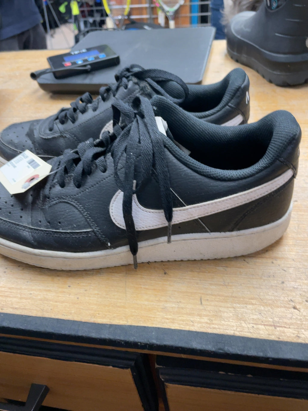 Nike Court Vision Low Size 9.5 Black/White Sneakers