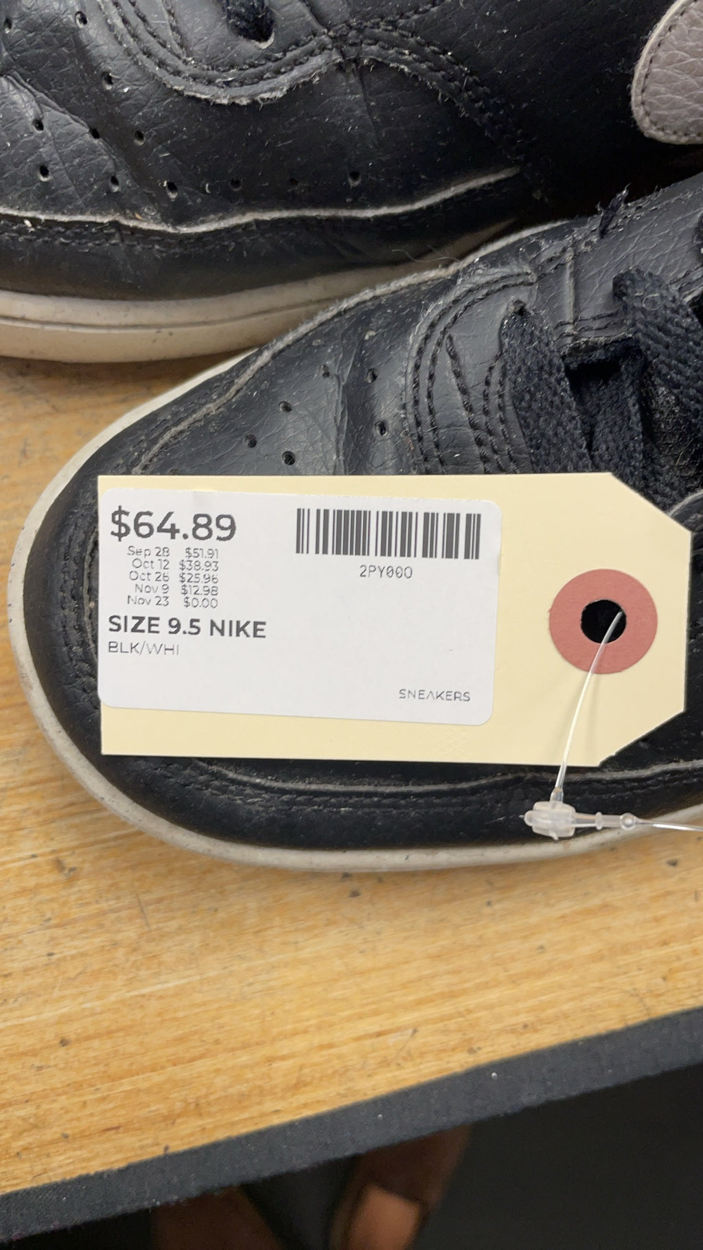 Nike Court Vision Low Size 9.5 Black/White Sneakers