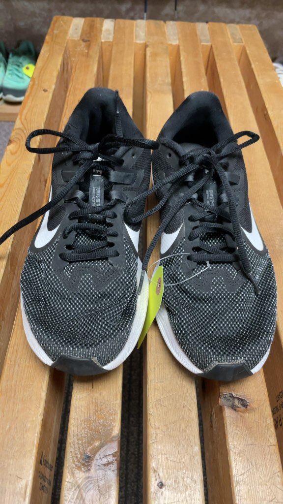 Nike Downshifter 10 Running Shoes - Size 9
