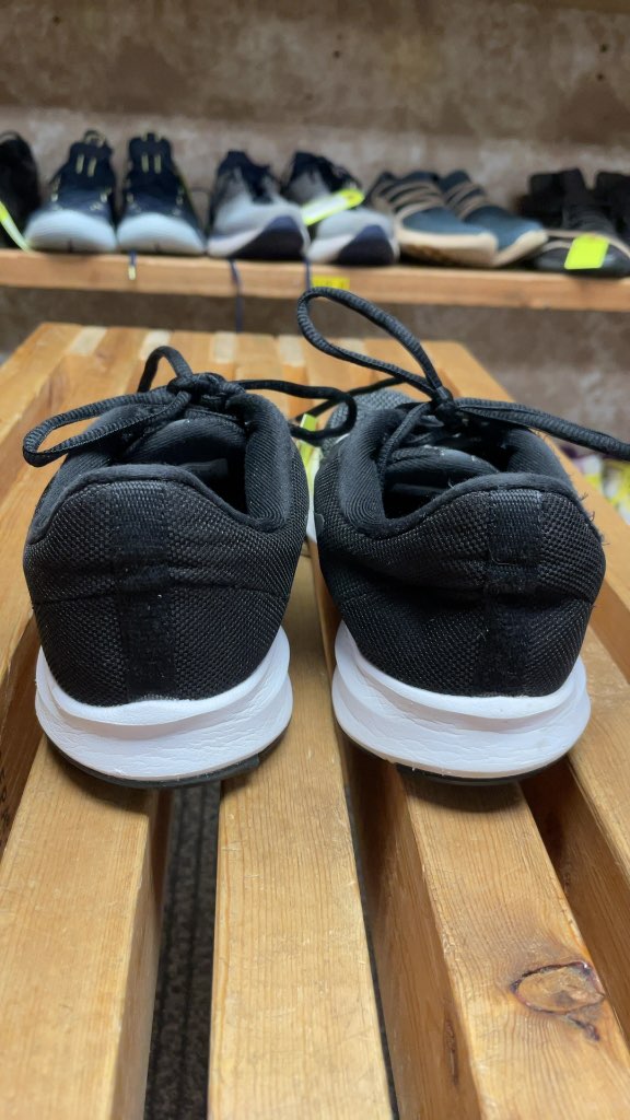 Nike Downshifter 10 Running Shoes - Size 9