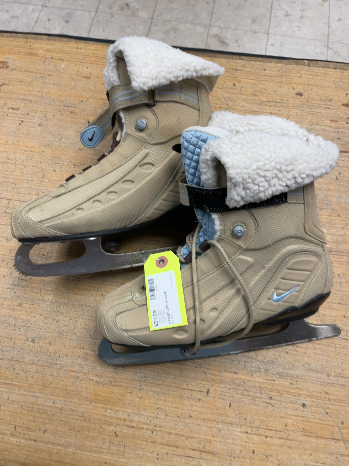 Nike Figure Skates Size 9 Women's Fleece Lined Tan