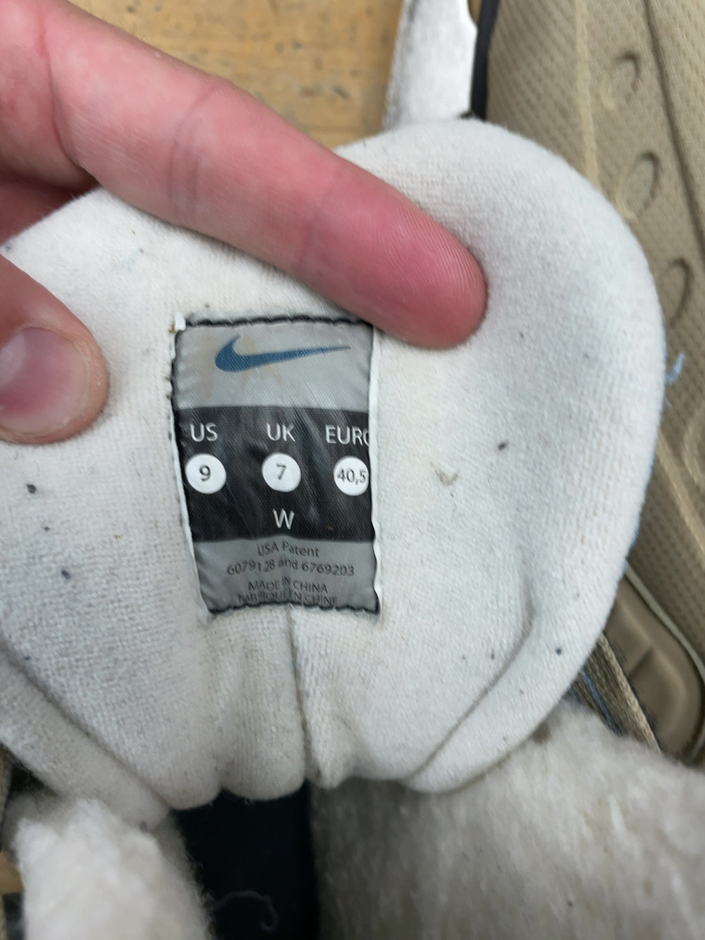 Nike Figure Skates Size 9 Women's Fleece Lined Tan