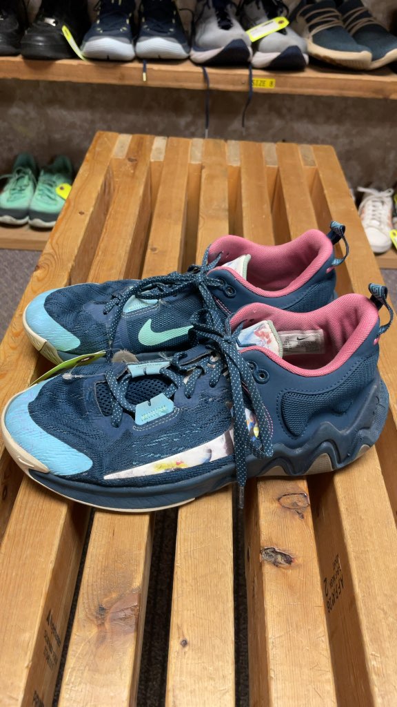 Nike Giannis Immortality Basketball Shoes - Size 7