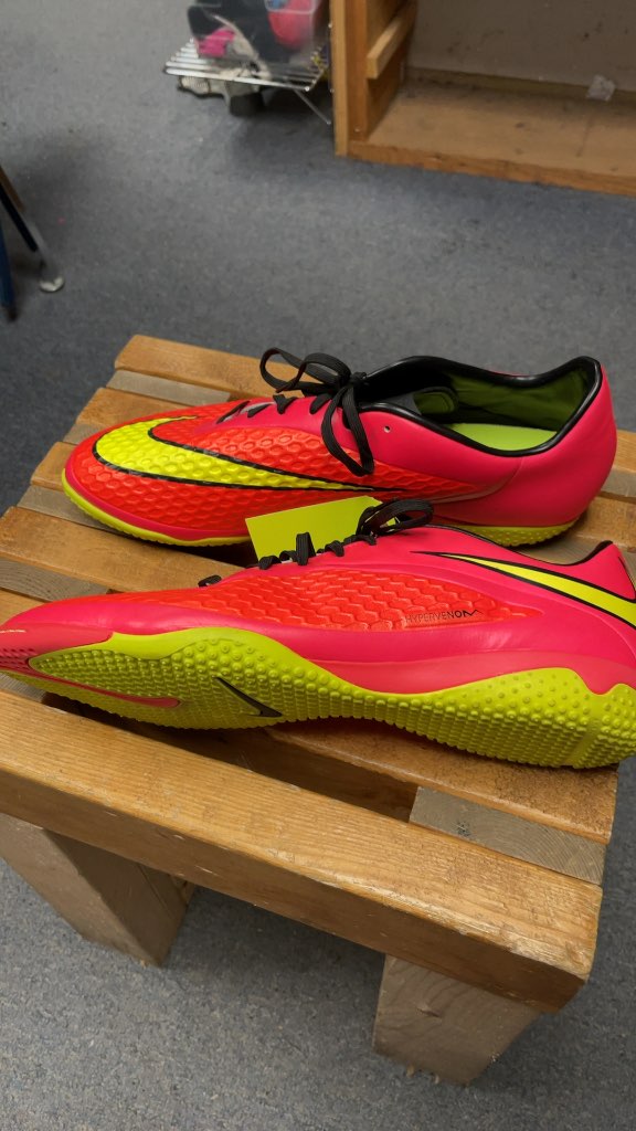 Nike Hypervenom Non-Marking Soccer Cleats - Size 13
