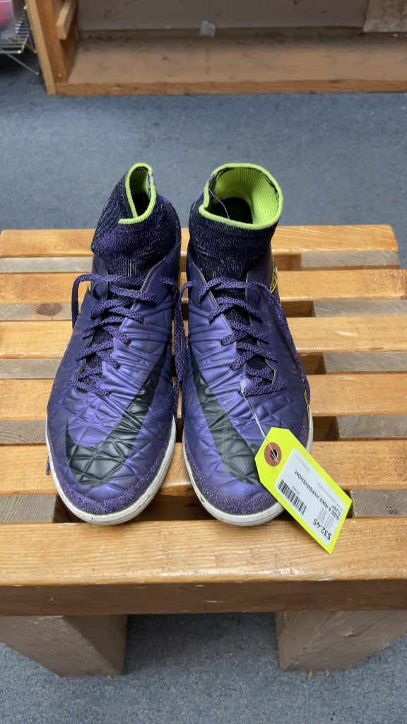 Nike Hypervenom Turf Soccer Cleats - Size 6