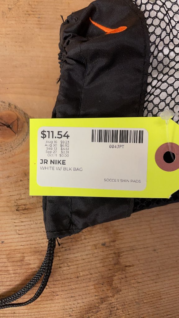 Nike Junior Soccer Shin Pads with Mesh Bag
