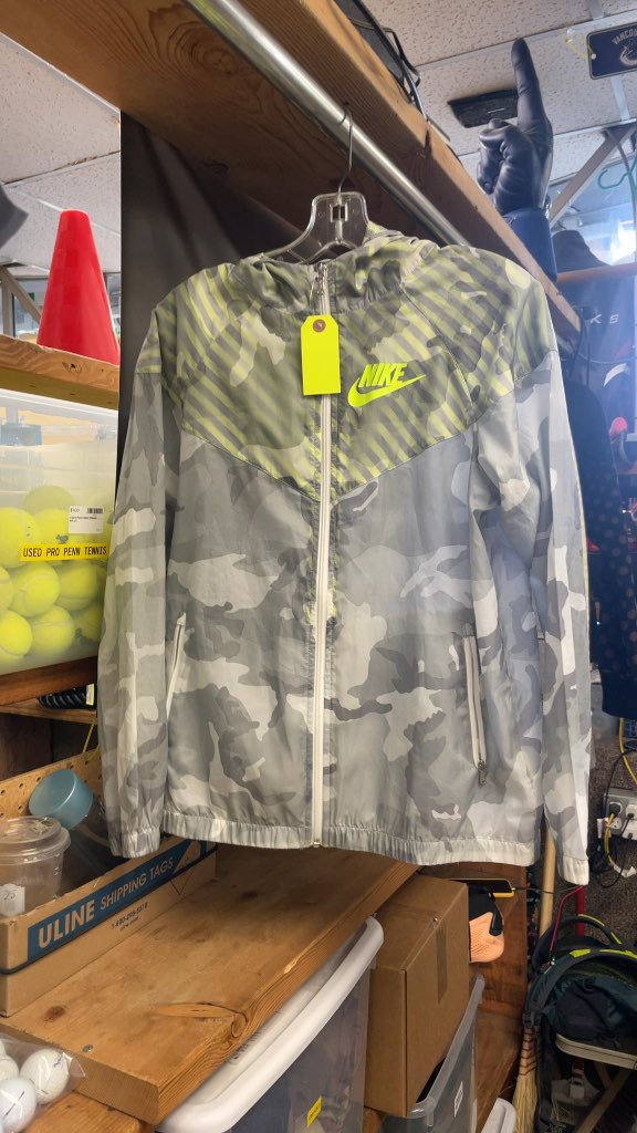Nike Junior XL Camo Windbreaker Rain Jacket